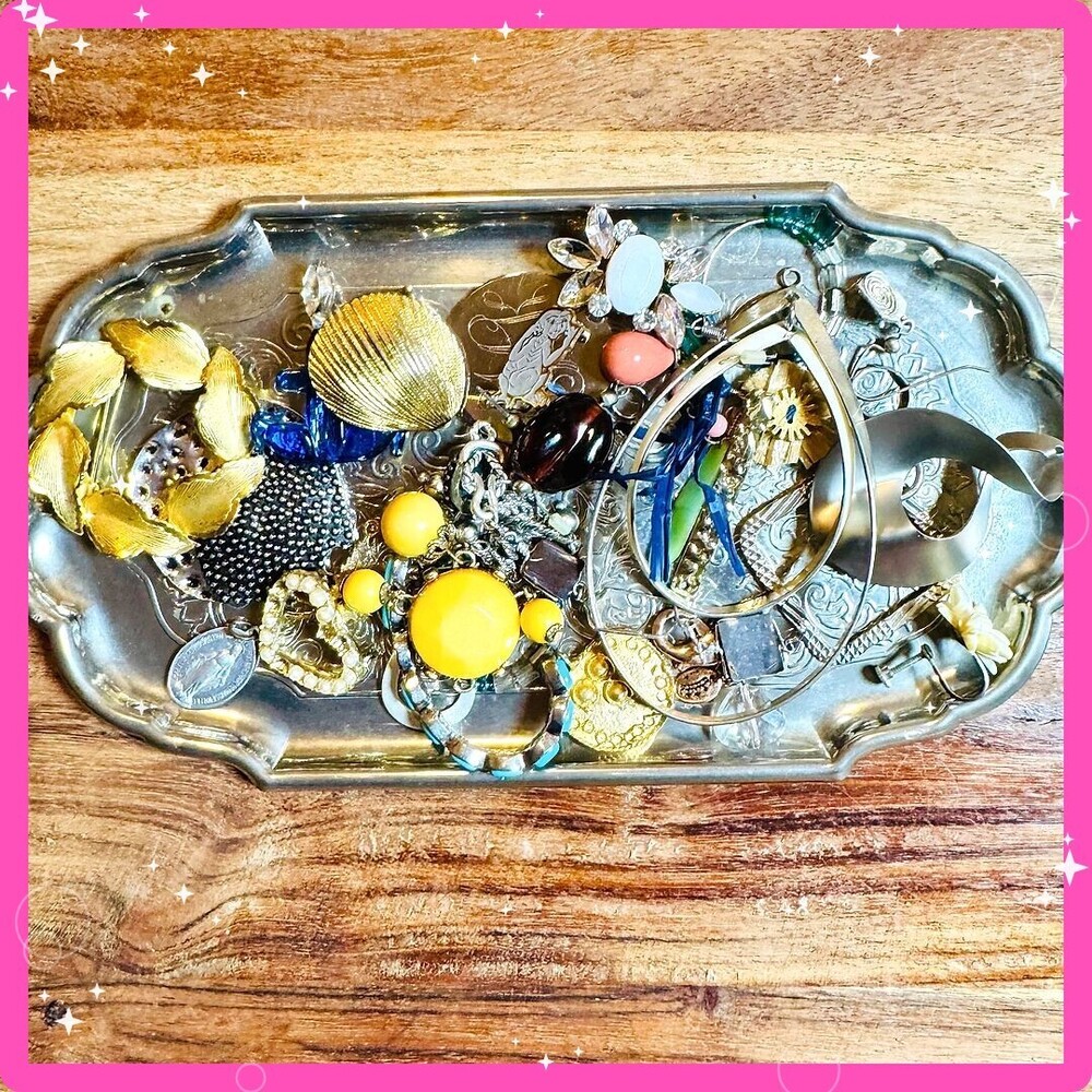 ⚜️ Vintage Jewelry Lot | Brooches Bangles Beads | Make offer! 🩷